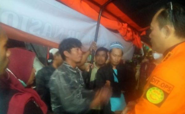 Desak Basarnas Evakuasi 24 Jam