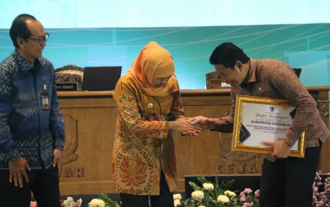 Sidoarjo Raih penghargaan