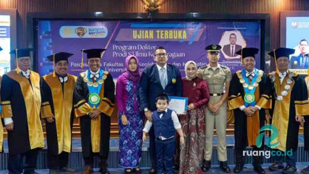 Ali Kuncoro doktor cum laude