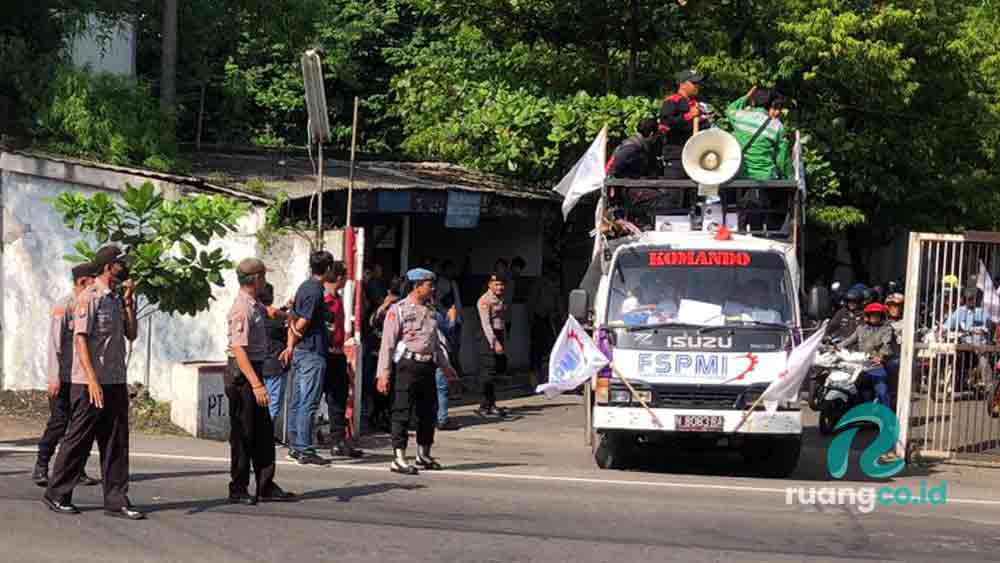 PHK massal PT Pakerin