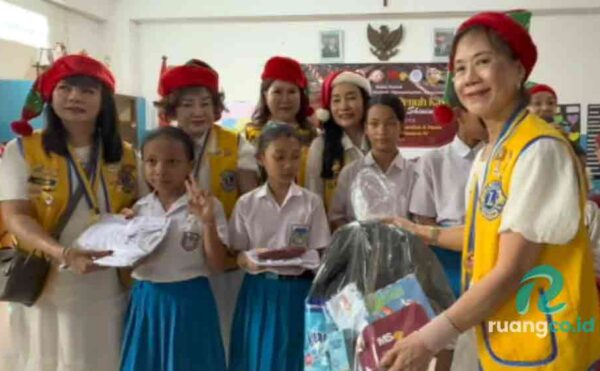 Bakti Sosial LCS Shining