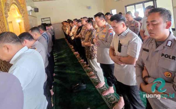 Sholat Ghaib Polres Mojokerto Kota