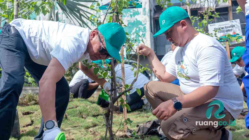 Penanaman pohon Pelindo