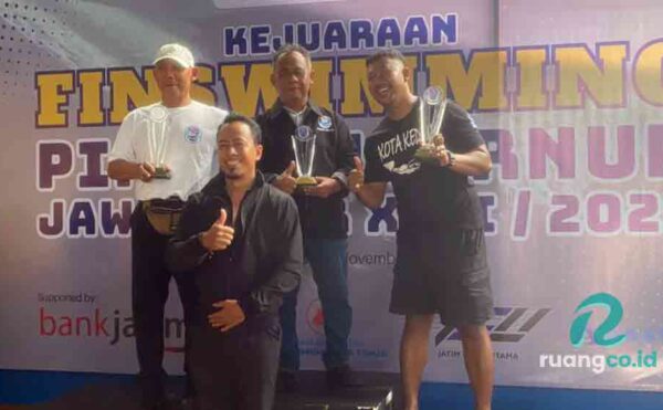 Surabaya juara umum finswimming Piala Gubernur Jatim 2025