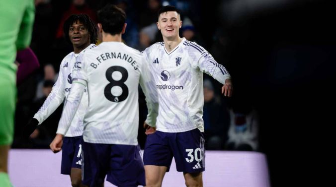 Benjamin Sesko mencetak dua gol saat Manchester United ditahan Burnley 2-2.(c) Official ManUtd