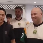 Bernardo Tavares tiba di Bandara Juanda Surabaya bersama Persebaya. (istimewa)