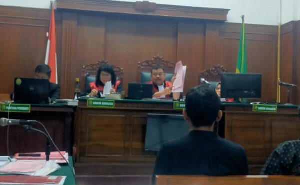 Saksi pelapor Penggelapan mobil