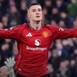 Benjamin Sesko setelah mencetak gol ke gawang Everton. (Official ManUtd)