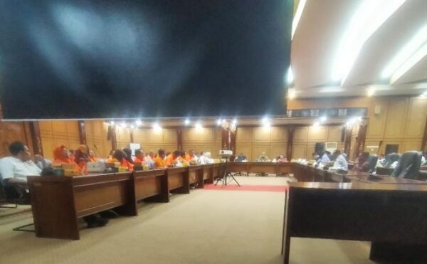 DPRD Sidoarjo Relokasi PKL