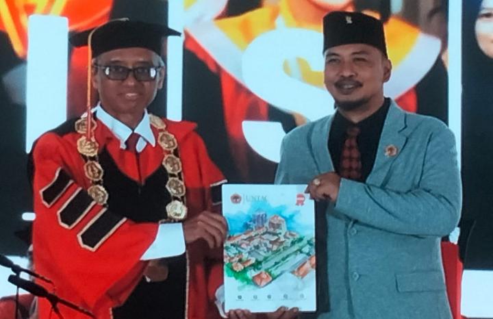 Untag Surabaya Alumni