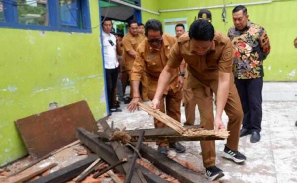 Bupati SMPN 1 Gedangan