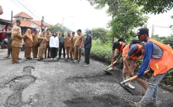 Perbaikan jalan Sukodono