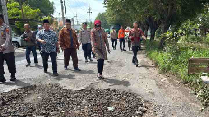 Targetkan Perbaikan Jalan Rusak Sidoarjo