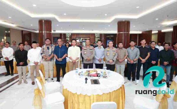 Kapolda Jatim buka puasa bersama mahasiswa