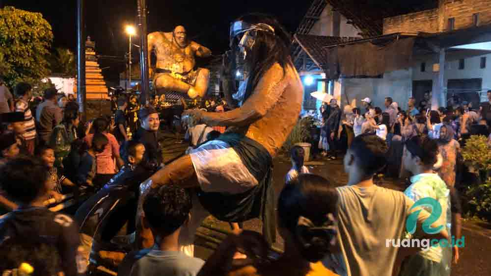 Pawai ogoh-ogoh Mojokerto