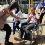 Polwan bantu disabilitas