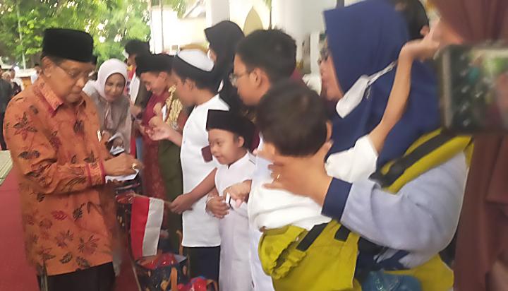 Perbaikan jalan Wabup Mimik Idayana