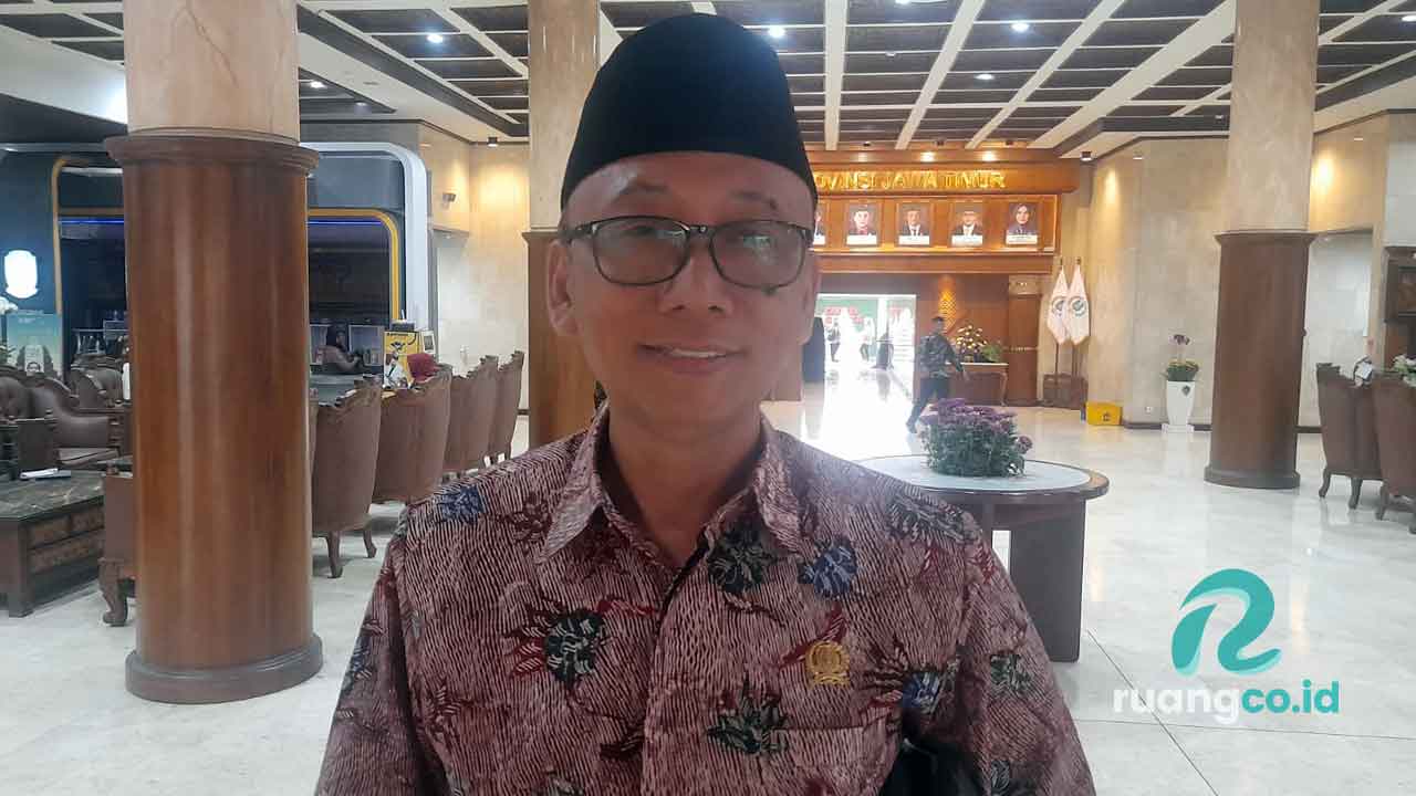 THR nakes Jatim tertunda