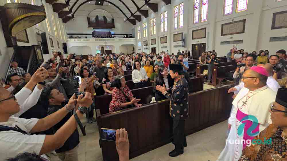 Kunjungan Menteri Agama ke gereja