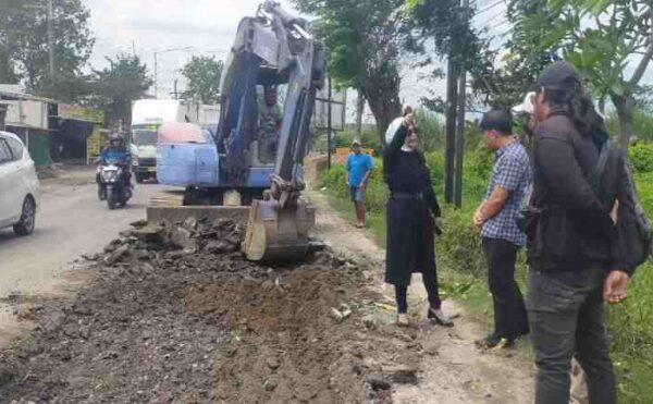 Jalan Rusak Lingkar Timur