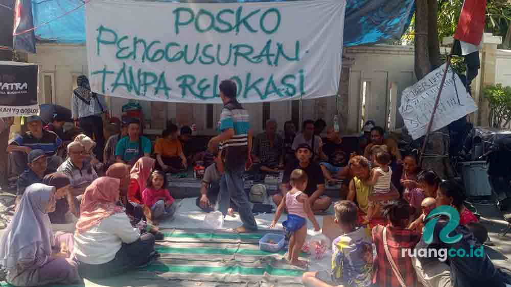 PKL Semambung duduki DPRD