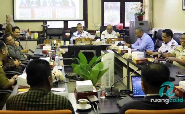 Komisi A DPRD Surabaya tolak stigma jukir liar