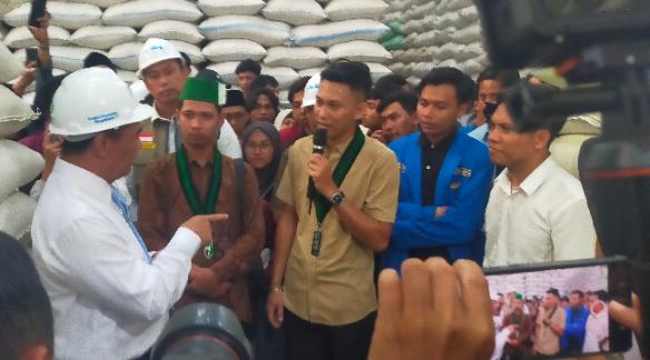 Mentan Cek Gudang Bulog