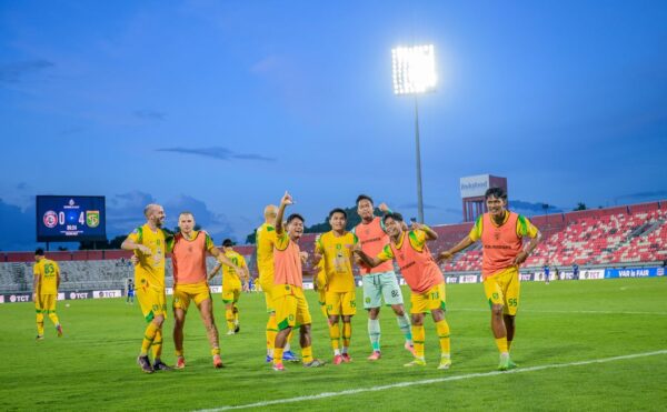 Persebaya menang telak 0-4 atas Arema FC di Bali dan naik ke 4 besar klasemen (Photo by Media official Persebaya)