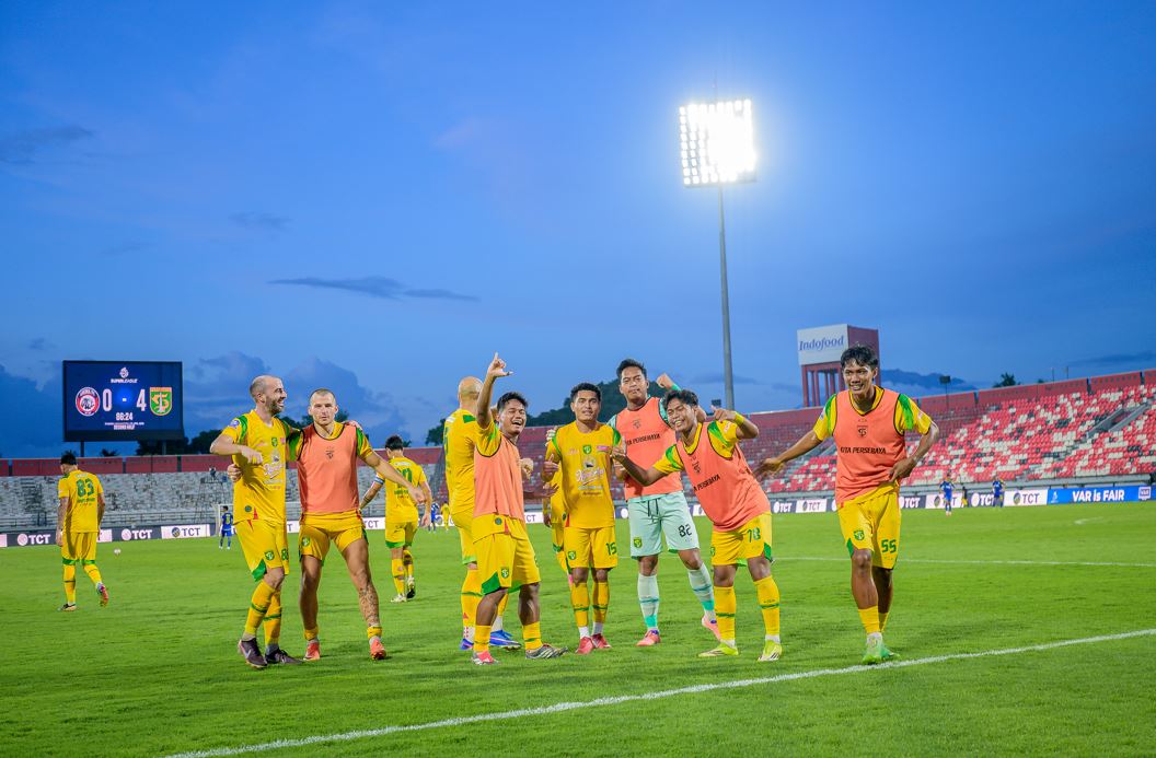 Persebaya menang telak 0-4 atas Arema FC di Bali dan naik ke 4 besar klasemen (Photo by Media official Persebaya)