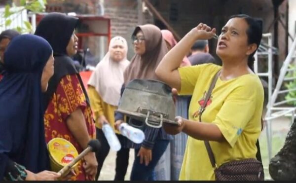 Warga Kedungturi Protes PT Ispat Indo