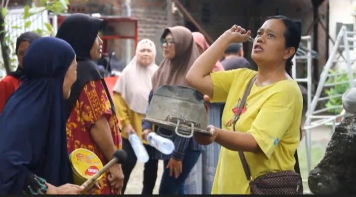 Warga Kedungturi Protes PT Ispat Indo