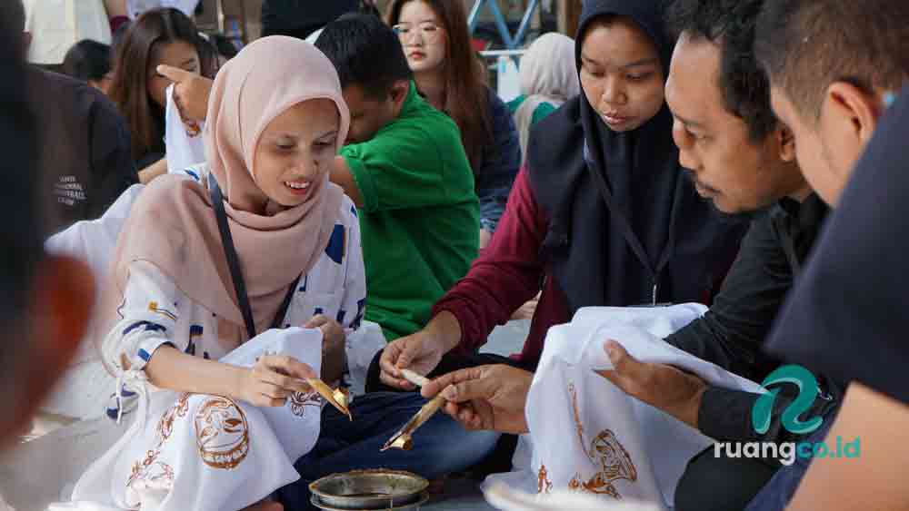 pelatihan membatik sampur