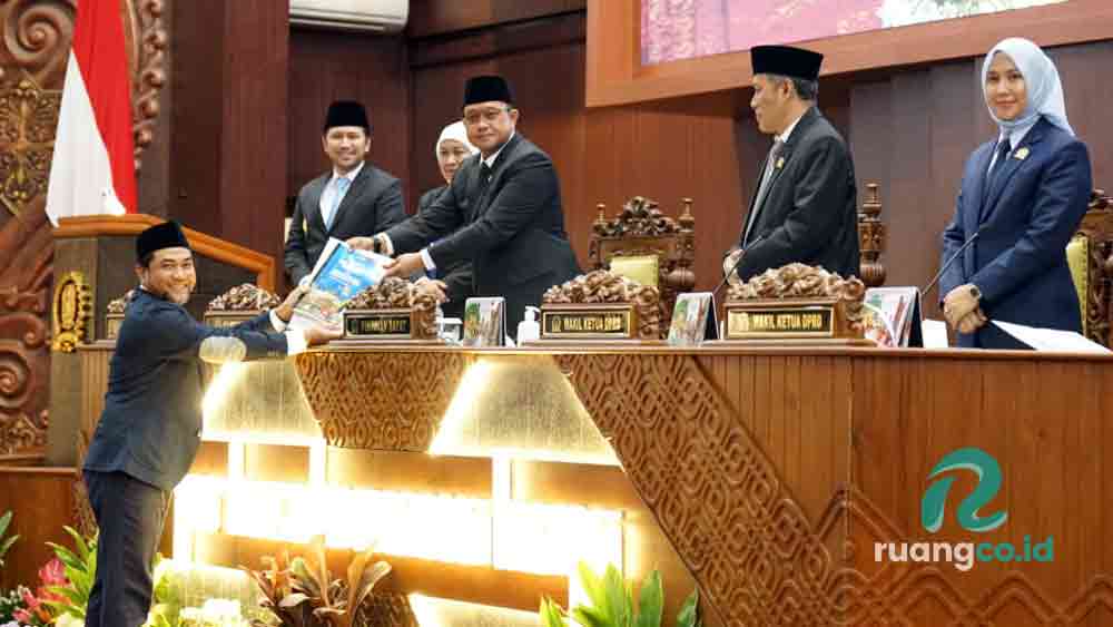 Kesenjangan ekonomi Jawa Timur