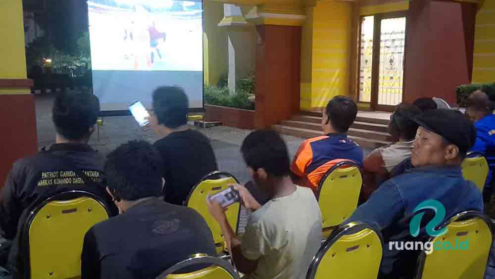Nobar Liga Champions Golkar Jatim