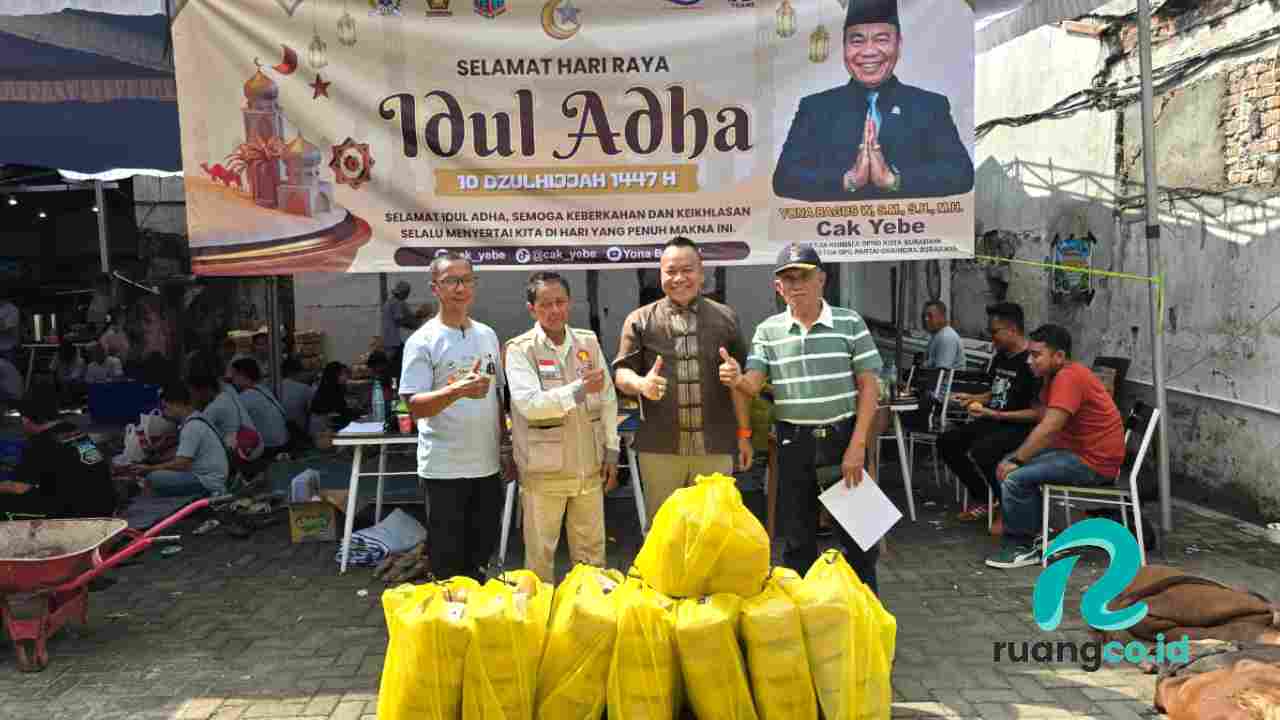 Ketua Komisi A DPRD Surabaya Bagikan 41 Hewan Kurban