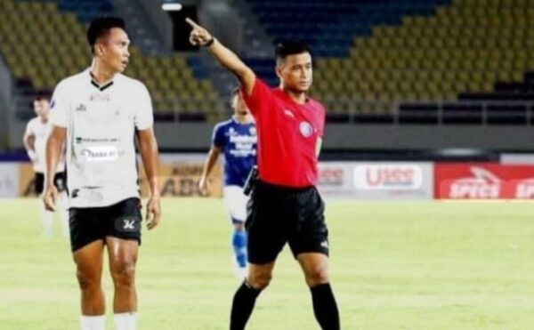 Wasit Nyalon Kades