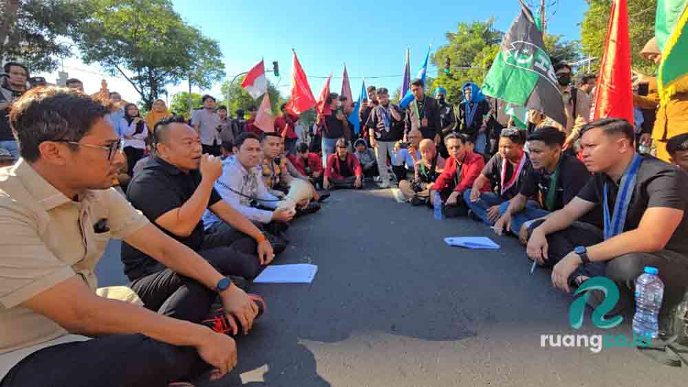 DPRD Surabaya Cipayung Plus