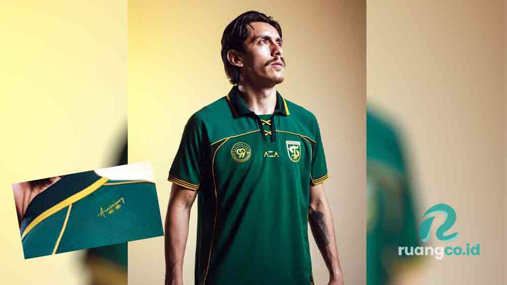 AZA rilis anniversary jersey Persebaya 99 tahun