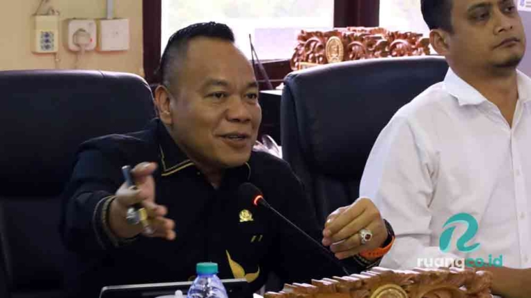 DPRD Surabaya Dukung Evaluasi Camat Lurah Lamban