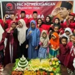 Dio bersama Bung Karno Tarik