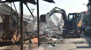 Pemkot Surabaya Tertibkan Lapak liar