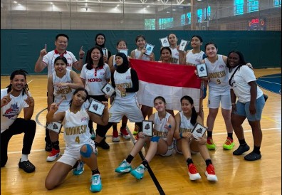 Tim putri Kopi Good Day DBL Indonesia All-Star 2026 merayakan prestasi pada ajang 24th Annual National Summer Classic 2026 di Chicago, Amerika Serikat.