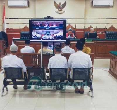 Tuntutan terdakwa Entalsewu