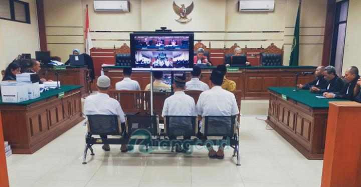 Tuntutan terdakwa Entalsewu