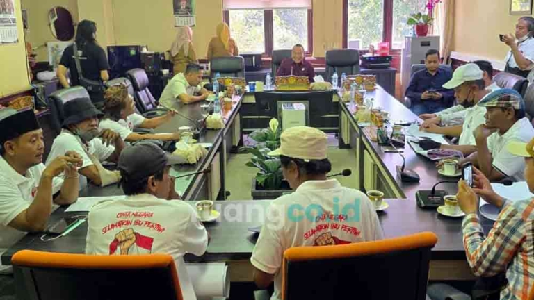 DPRD Surabaya Gerakan Merah Putih
