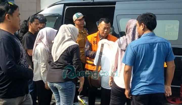 Warga Ponorogo Datangi Pengadilan Tipikor Surabaya