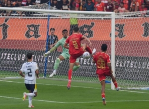 Alexander Jeremejeff saat mencetak gol ke gawang PERSIB. (Photo : Persija)
