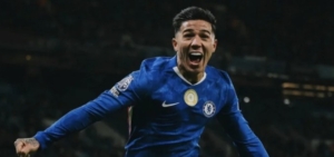 Enzo Fernandez Segera resmi berseragam Manchester City usai rampung melakukan proses kepindahan dari Chelsea pada bursa transfer 2026