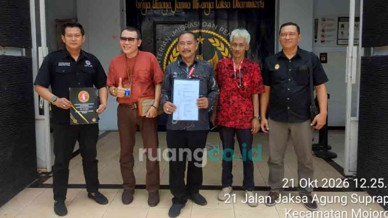 penahanan tersangka cukai Jombang