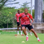 Alex Martins menjalani latihan jelang Derbi Suramadu Persebaya Madura United
